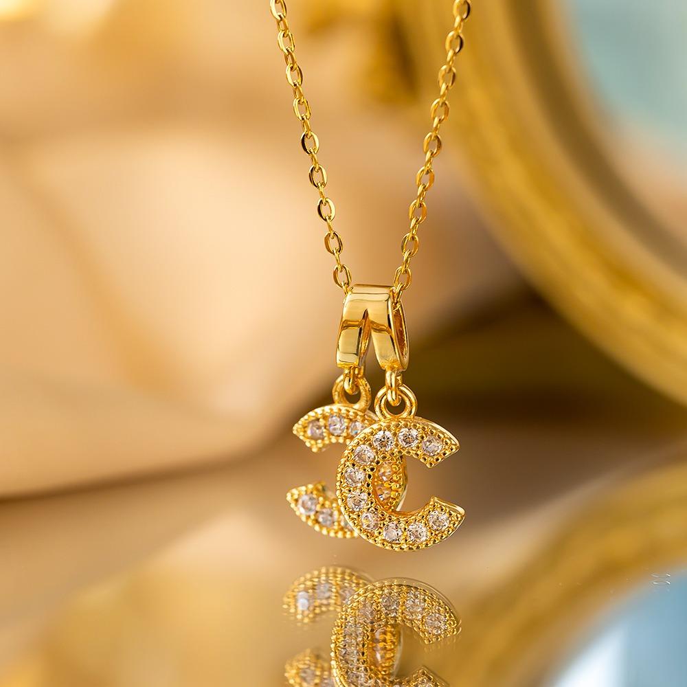 Elegant Luxury Full Zircon Copper Micro Inlaid Necklace Women Simple Exquisite Collarbone Chain Necklace