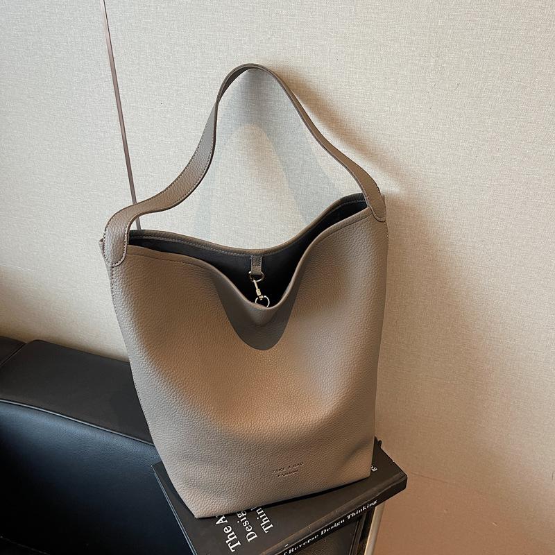 Bucket Bag Women's 2025 New Retro Large-capacity Simple Messenger Bag Popular Commuter Tote Bag Mother and Child Shoulder Bag