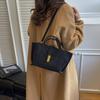Simple Style Pu Crossbody Bag For Women With Soft Structure And Internal Zippered Compartments