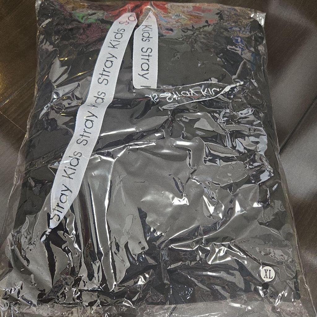 [GEBRAUCHT] Stray Kids Release-Gedenk-Hoodie