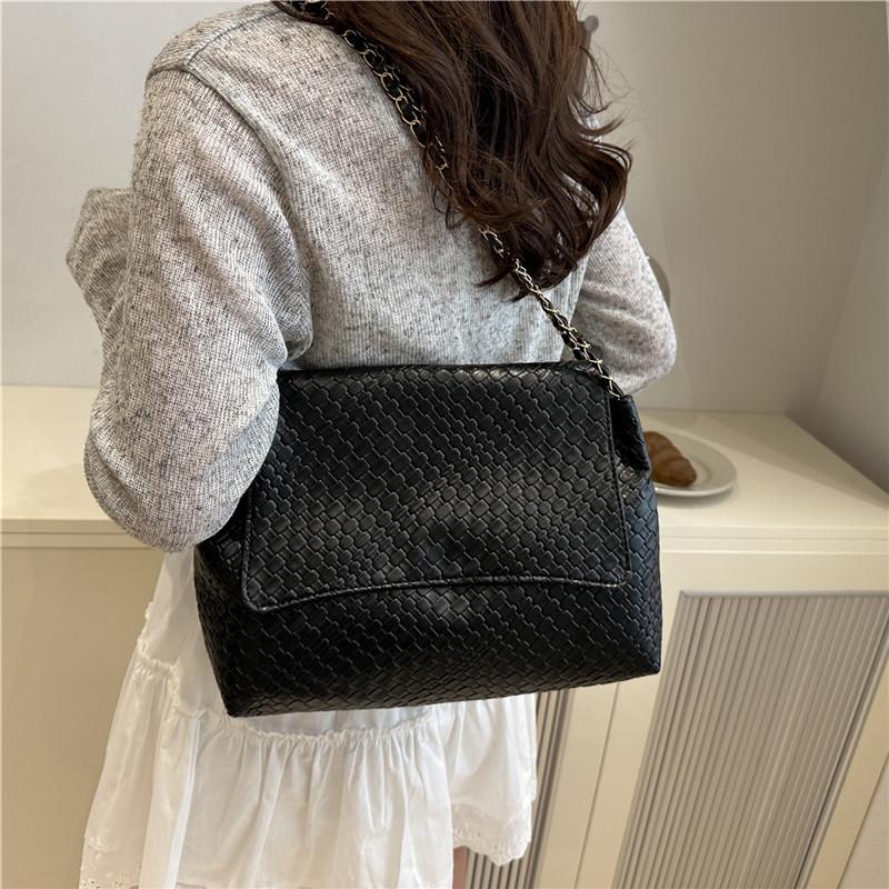 Korean Ins Style Chain Bag, Versatile Simple and Large-capacity Shoulder Bag, New Large Underarm Bag, Commuter Bag.
