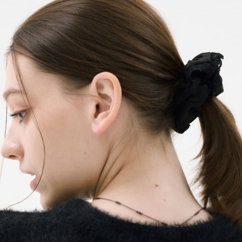 L’OMBRILLANT Lace Satin Black Scrunchie