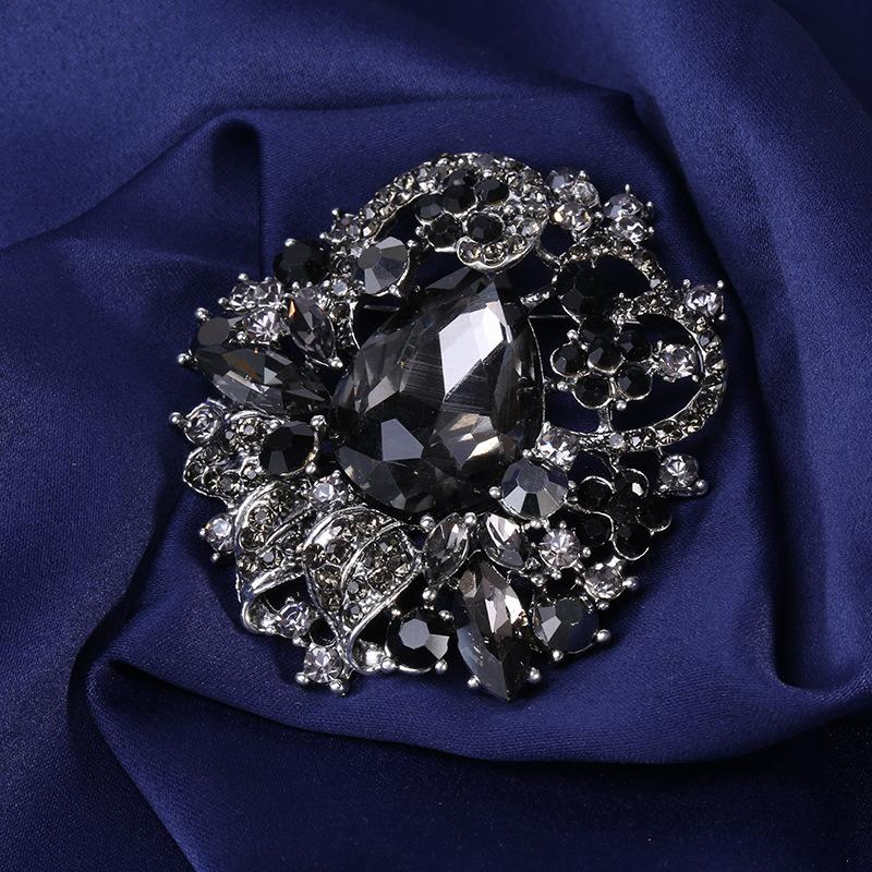 SKEDS Luxury Women Bohemian Style Fashion Elegant Crystal Brooches Pins Vintage Classic Banquet Party Jewelry Shiny Brooch Pin