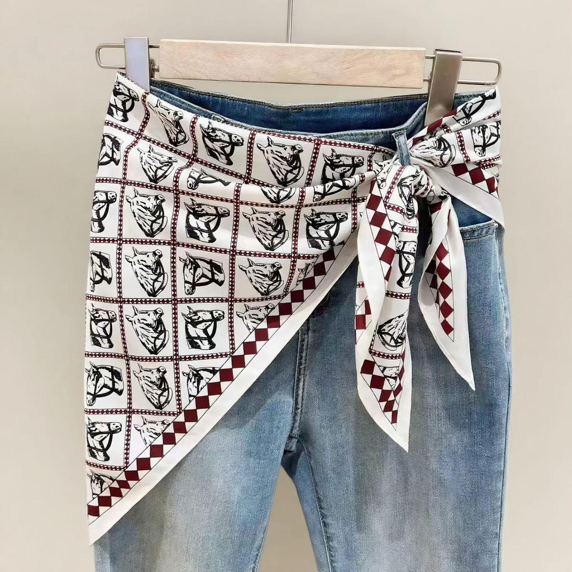 

Хустка шовкова трикутна в корейському стилі: Модна бандана, поясний ремінь або крута шаль для щоденних поїздок на роботу. 140 cm