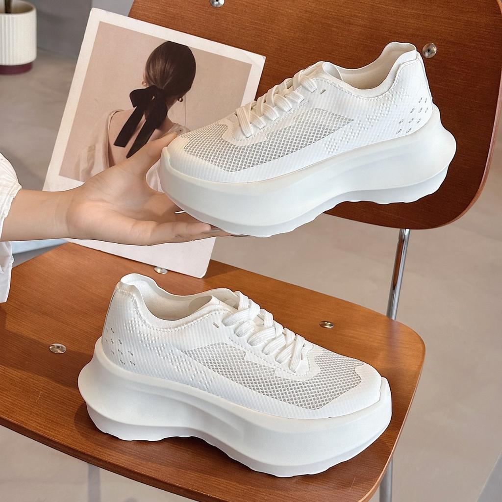 Star Lisa Has the Same Platform Shoes, Joint Spring and Autumn Lace-up Sports Shoes, Muffin Bottom Casual Little White Shoes.