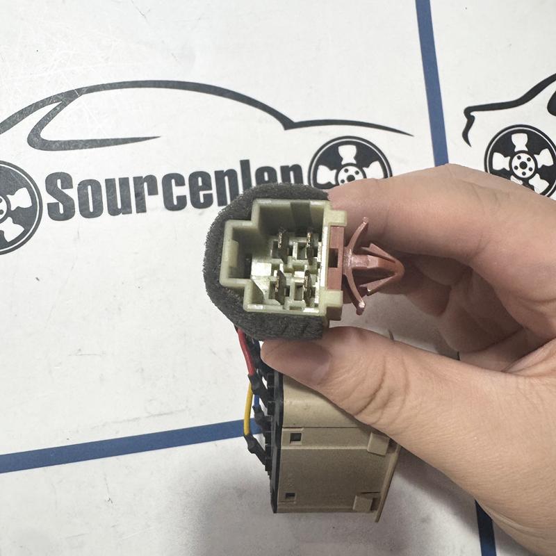 937003S000 Rear Trunk Hatch Fuel Open Switch For Hyundai Sonata YF I45 2011-15 Rear Trunk Lid Fuel Filler Switch 93700-3S000