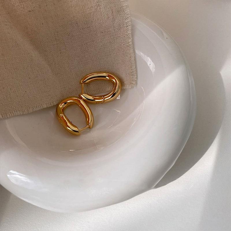 

Минималистский геометрический нерегулярный дизайн текстурированные овальные заушники стильные