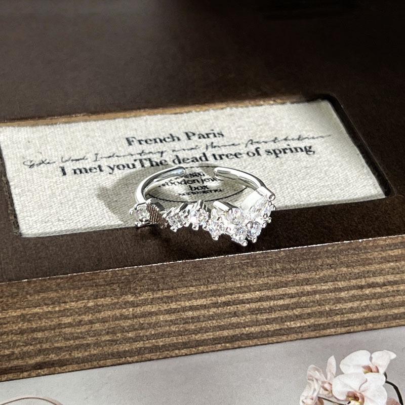 2026 French Gentle Style Internet Celebrity Pearl Bow Full Diamond Light Luxury Ring for Women's Unique Niche High-end Ring