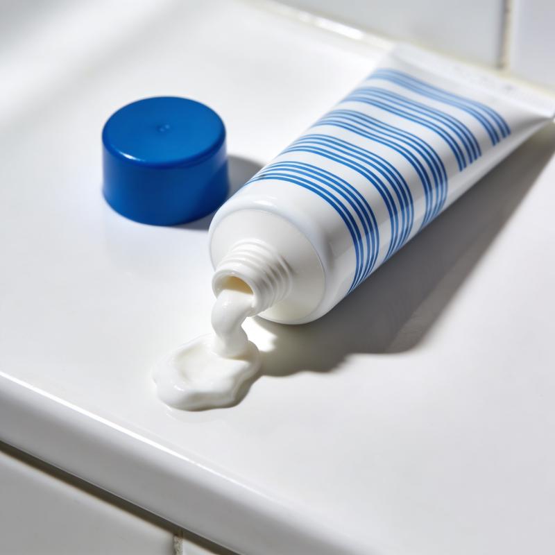 Tong Ren Tang Whitening & Stain Removal Toothpaste