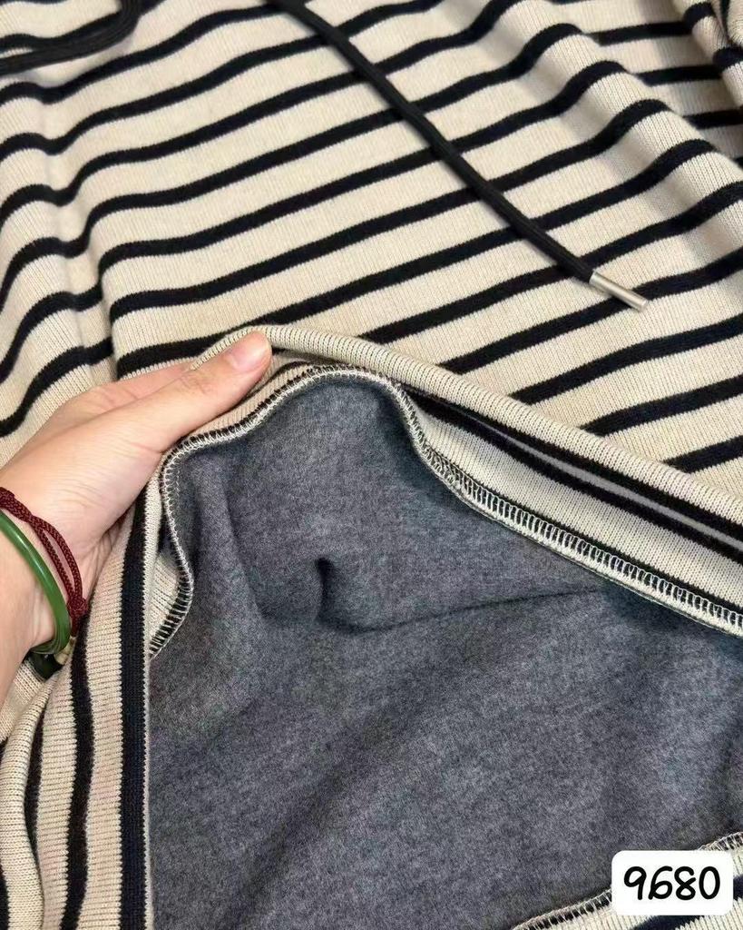 Women's Striped Hooded Long-Sleeve Warm T-Shirt - 2025 Winter Loose Fit Korean Casual Style Top