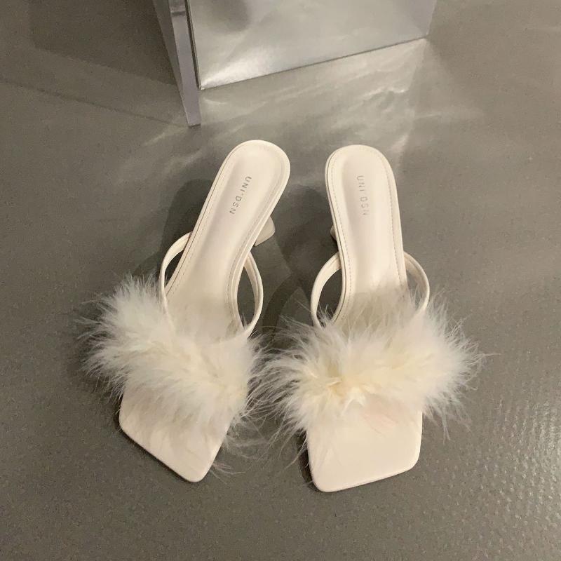 Sommer Neue Plüsch Hausschuhe Damen Französischer Stil Nische Hohe Absätze Outdoor Lässige Zehen-Flip-Flops Lässiger Komfort Damenpumps Mujer