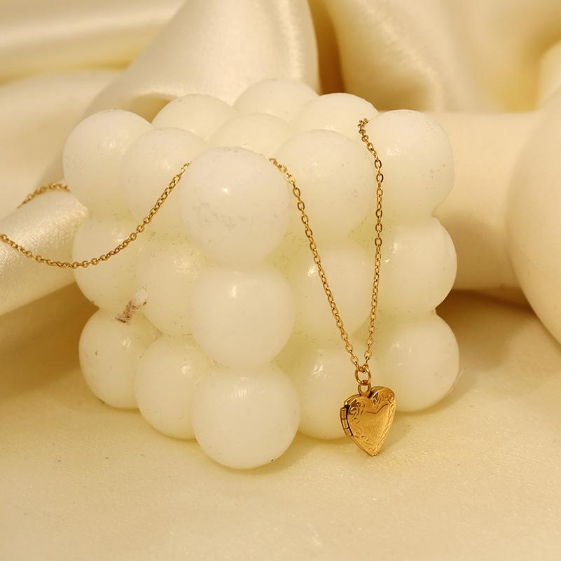 Engraved Texture 316 Pendant Necklace Stainless Steel Plated 18K Gold Personality Love Irregular Clavicle Chain