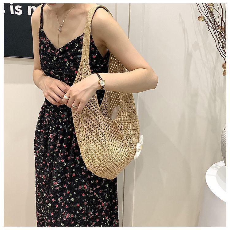 Large Capacity Floral Knitted Beach Tote - Stylish Woven Shoulder Bag for Women