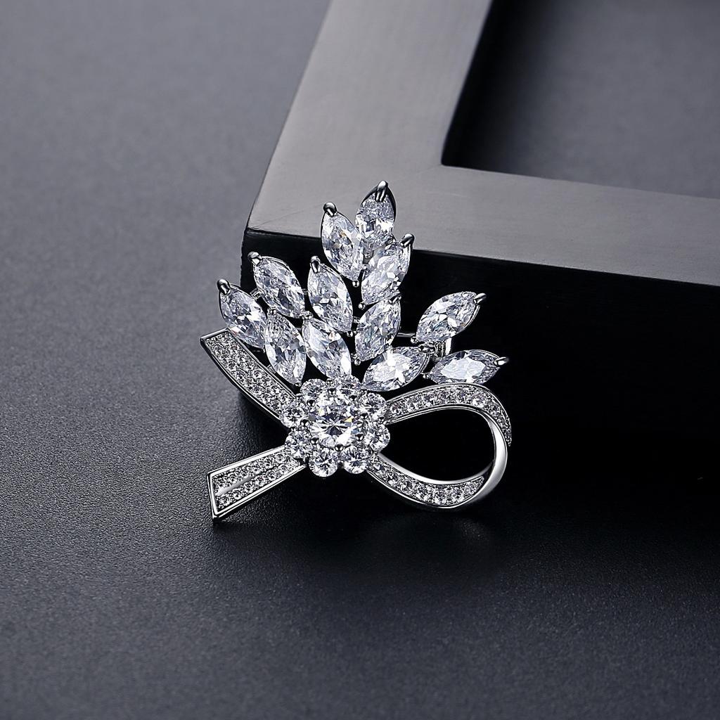 Luxury Exquisite Flower Design Bridal Breastpin Wedding Clothes Jewelry Women Fashion Bling Noble Zircon Bloom Lapel Pins Brooch