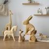 Niedliche Tierzimmerdeko Pferd Kaninchen Katze Giraffe Holzskulpturen DIY Bemalte Materialien Handwerk Hone Dekor Handgefertigte Figur Geschenke