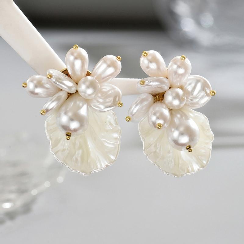 Stylish Portable Imitation Pearls Earrings Geometric Floral Design Perfect For Daily Wear And Special Occasions