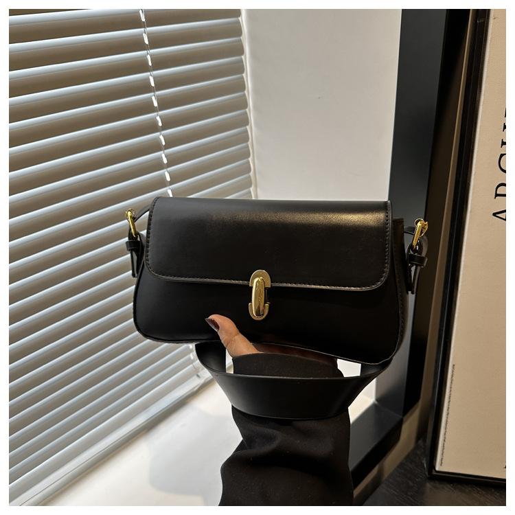 Personality Trend 2025 New Lock Fashion Retro Underarm One Shoulder Portable Underarm Women's Small Square Bag