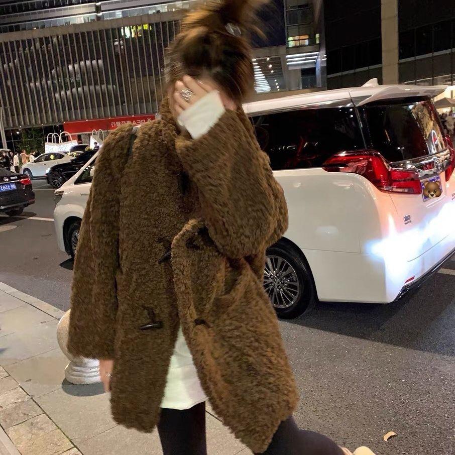 Women's medium and long chocolate horn buckle coffee lamb wool coat Women's loose lazy wind thick fur coat