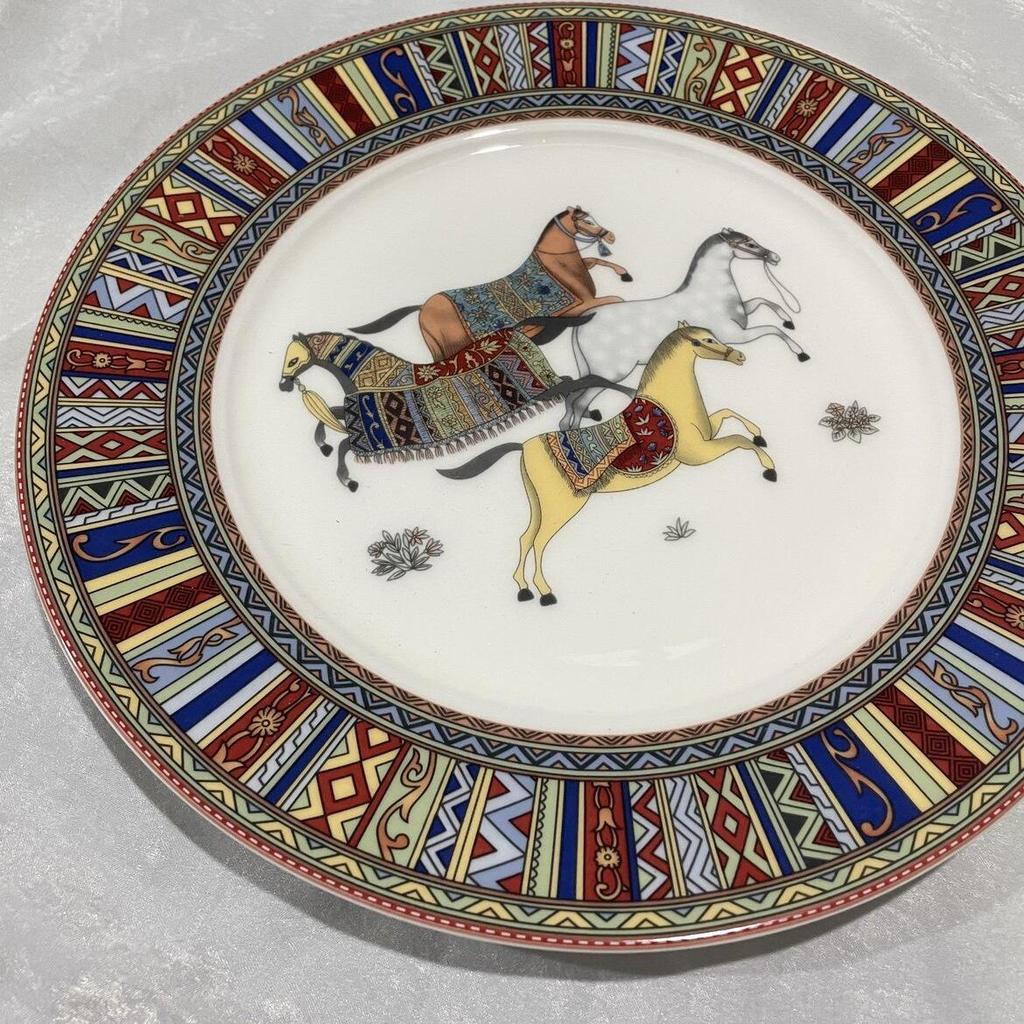 British Retro Hermes Bone China Oval Plate - Spray Painted Cartoon Design