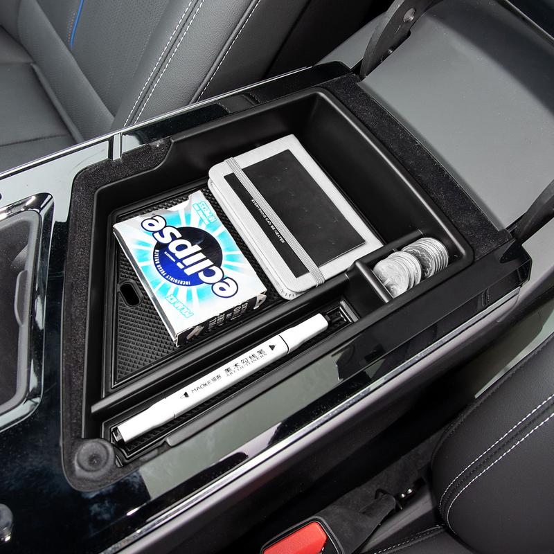Organizzatore per Console Centrale per Cadillac Lyriq Luxury 2024 Cadillac Lyriq (Tecnologia, Lusso, Sport) Vassoio portaoggetti per bracciolo auto