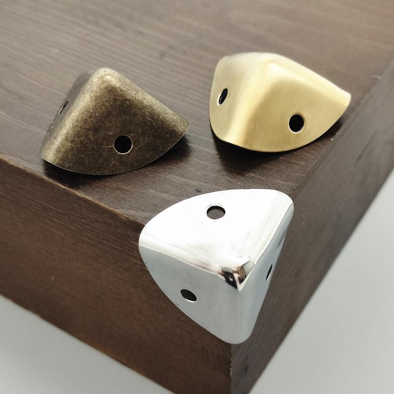 10 Pcs Metal Sheet Corner Wrapping- Gift Box Corner Wrapping Bag Corner Protection Hardware Tools 28mm with Screws Commemorative.