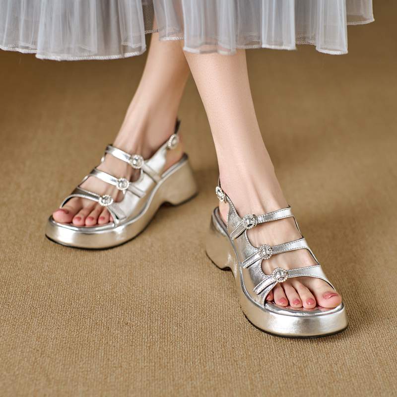 Krazing Pot Sapatos de verão de salto alto grosso peep toe de pele de carneiro com fivela e plataforma sandálias femininas