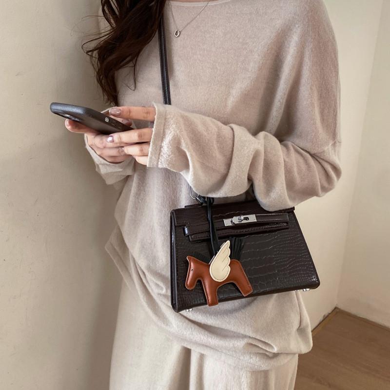 Classic Pu Snake Skin Crossbody Bag With Lock Closure For Daily Urban Use