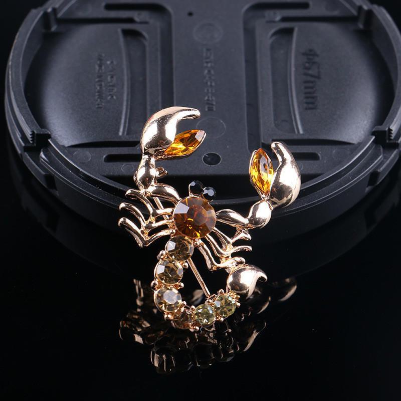 Retro Brooch Green Imitation Crystal Sparkling Diamond Animal Chest Flower