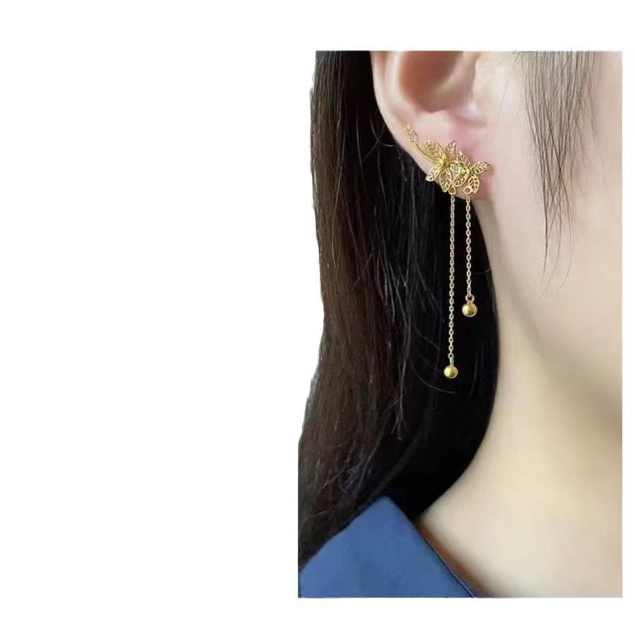 Exquisite Teardrop Leaf Tassel Gold Stud Earrings for Women - Versatile & Elegant