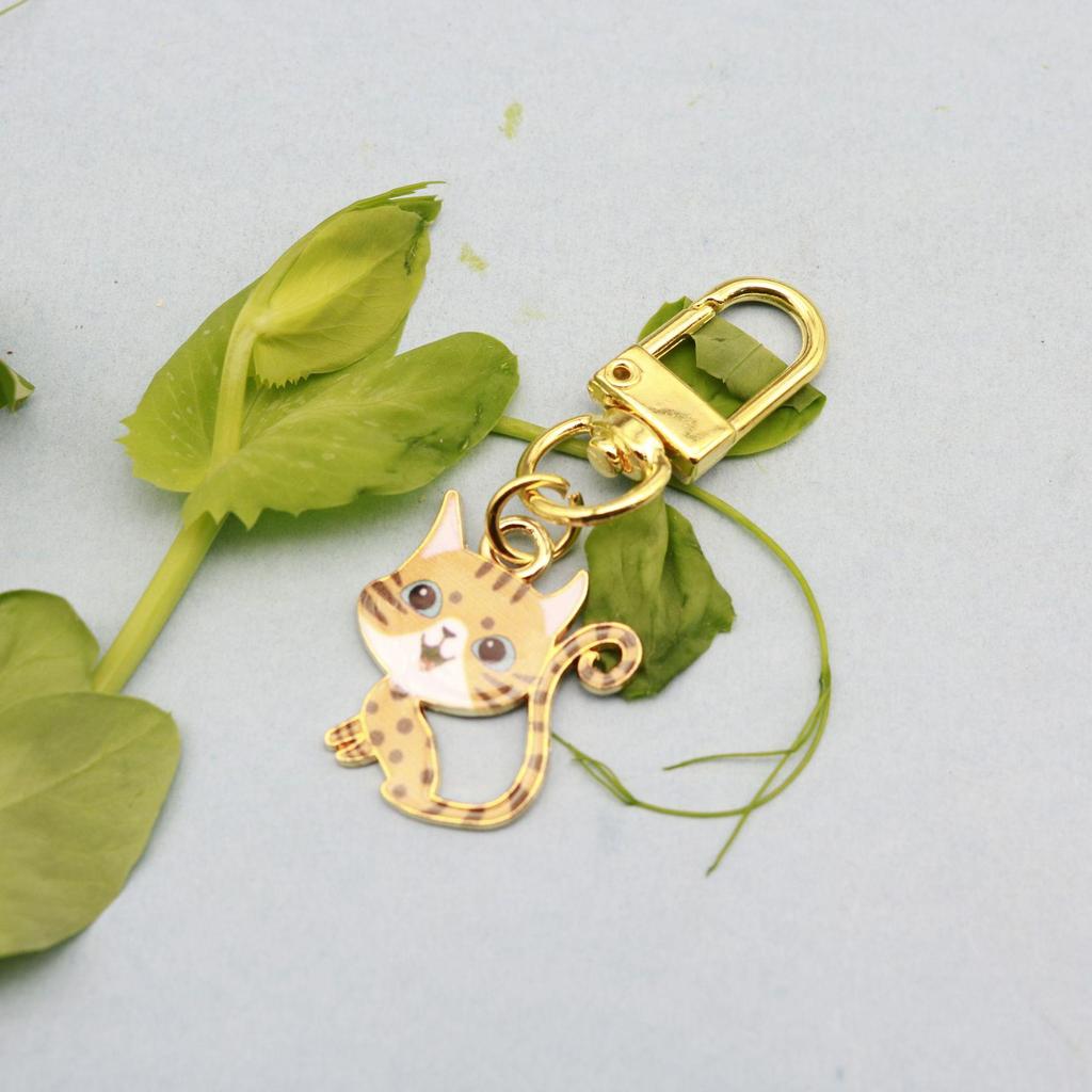 Adorable Alloy Little Cat Keychain Charm for AirPods and Mini Bags