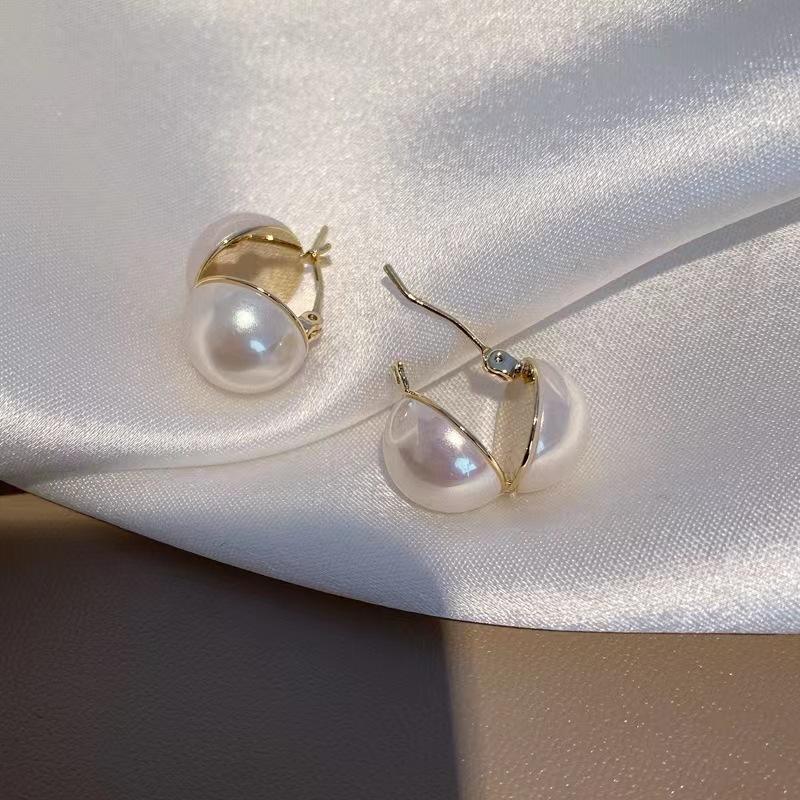 New Fashion Korean Oversized White Pearl Drop Earrings for Women Girls Bohemian Golden Round Zircon Wedding Earring Jewelry Gift