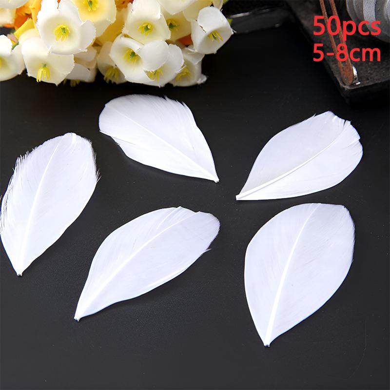 50Pcs Feathers Decoration Small 5-8Cm Mixed Colors For Crafts Clothing Red Green Hats Blue Black White Wedding Trim Piume Goose