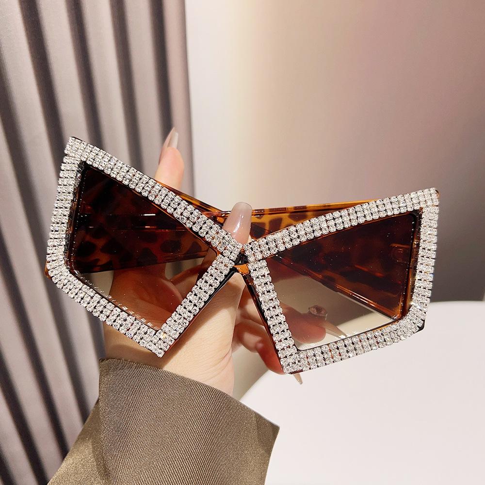 Vintage Sexy Ladies Oversized Diamond Cat Eye Sunglasses Women For Female Luxury Brand Designer Popular Trendy Sun Glasses Uv400
