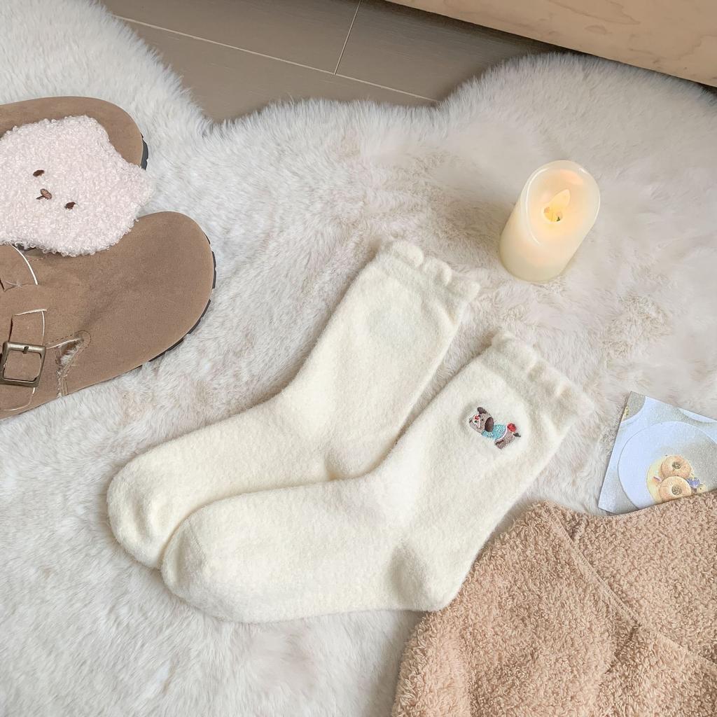 Urocze i Zabawne Skarpety z Haftowanym Jamnikiem Miękkie Pogrubione i Welurowe Ciepłe Australijski Welur Skarpety do Układania Dzieci