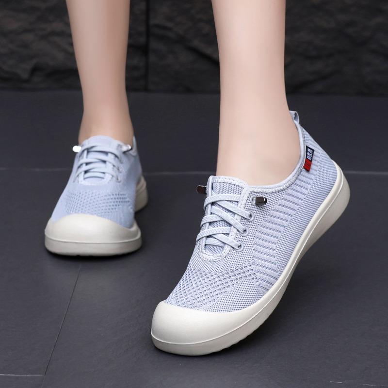Women's shoes casual shoes spring light flat shoes fashionable versatile mother shoes soft sole not tired feet breathable fly woven single shoes