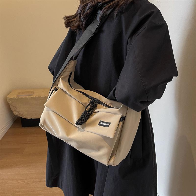 Japanese college style class commute tote bag leisure sports messenger bag spring and summer new Korean version personalized shoulder bag