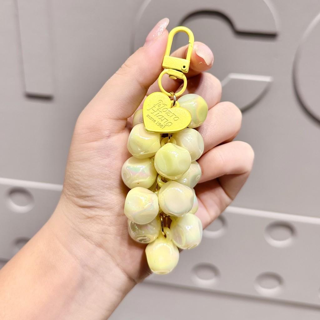 

Fashionable Acrylic Grape Keychain And Beaded Bracelet For Couples And Friends In Vibrant Color Choices жёлтый