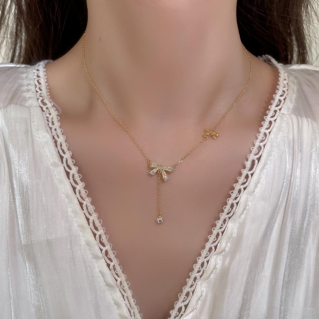 Early Spring Micro-Inlaid Bow Necklace Women'S Fashion Design Sense Collarbone Chain Pendant Neck Chain Accessories