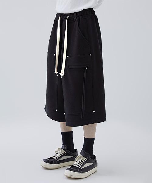 Mimdeowodeulobeu Solar Rivet Bermuda Pants_Black