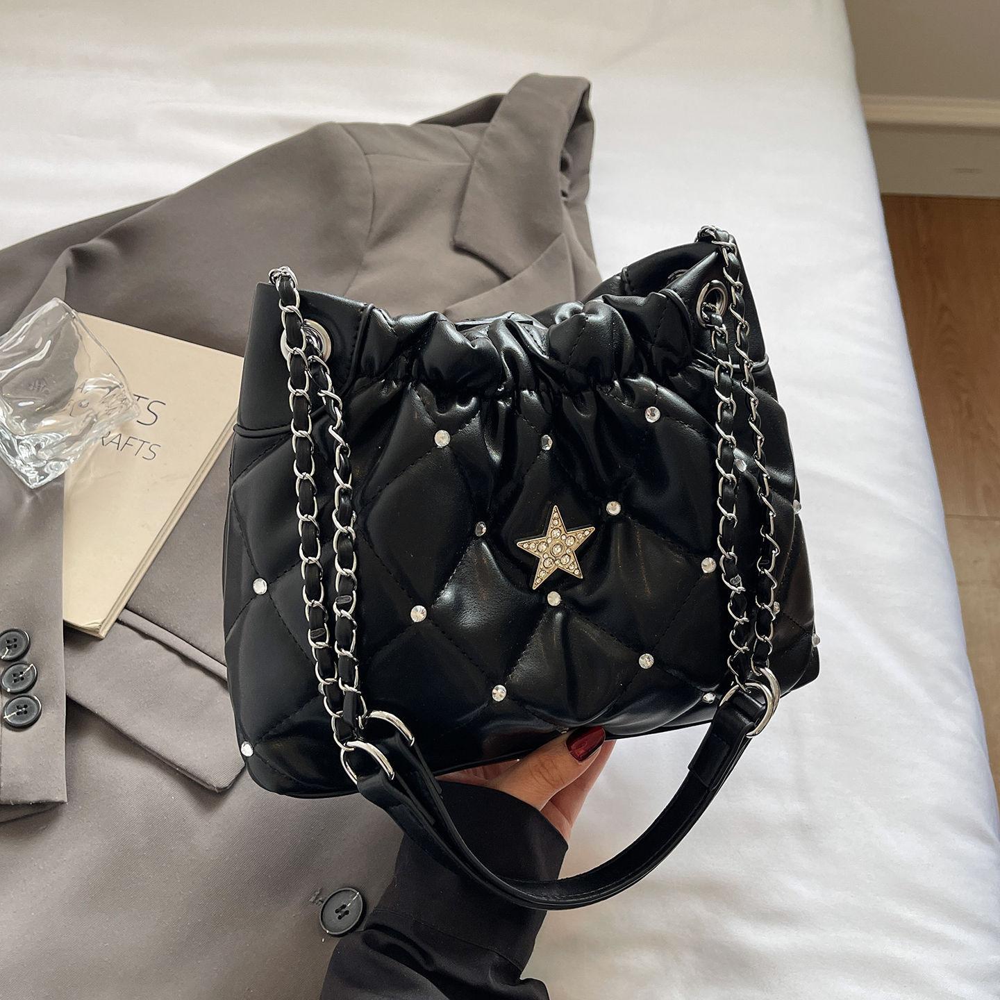 

Xiaoxiangfeng Rhombus Chain Bag Women s 2025 New Fashion Versatile Shoulder Premium Bucket Bag Crossbody Bag чёрный