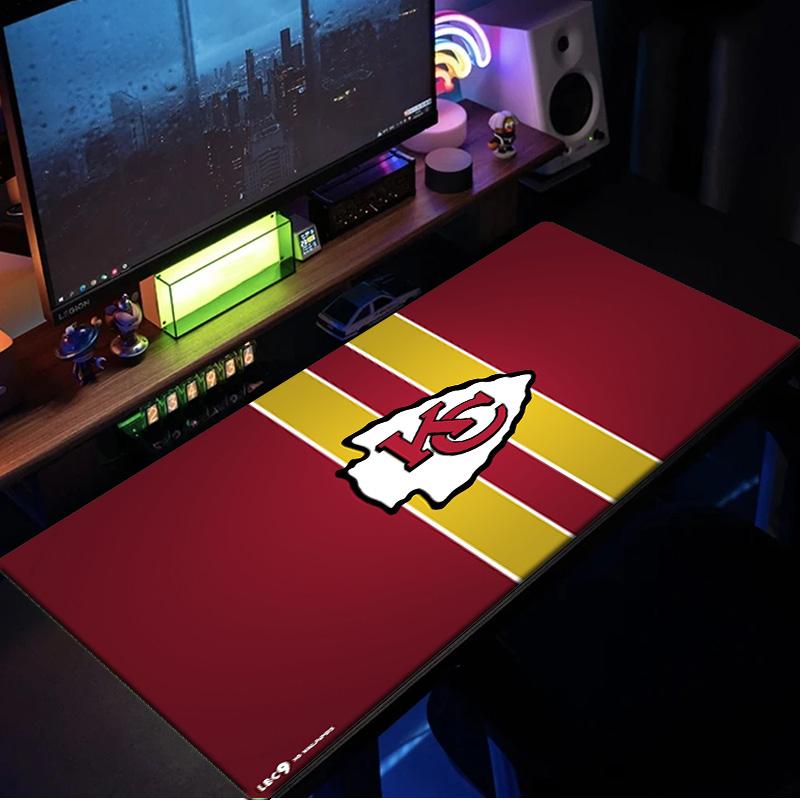 Kansas City Chiefs Logo Mauspade, Gummibasis, Esports Schreibtischmatte, Mauspade für Gamer und Bürogebrauch, Gaming Schreibtisch, leicht zu reinigende Matte