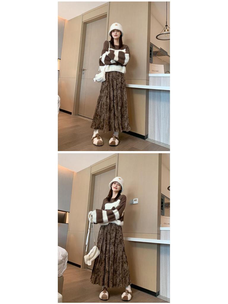 Women's Retro Tie-Dye Velvet Pleated Midi Skirt - Thickened A-line for Autumn/Winter, High Waist, Drapey, Long Skirt