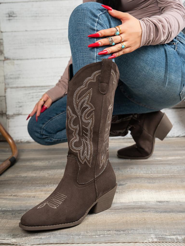 2025 European and American Fashion Autumn and Winter New Spot Medium Heel Women's Leather Boots Foreign Trade Round Head Large Size Embroidered Weste