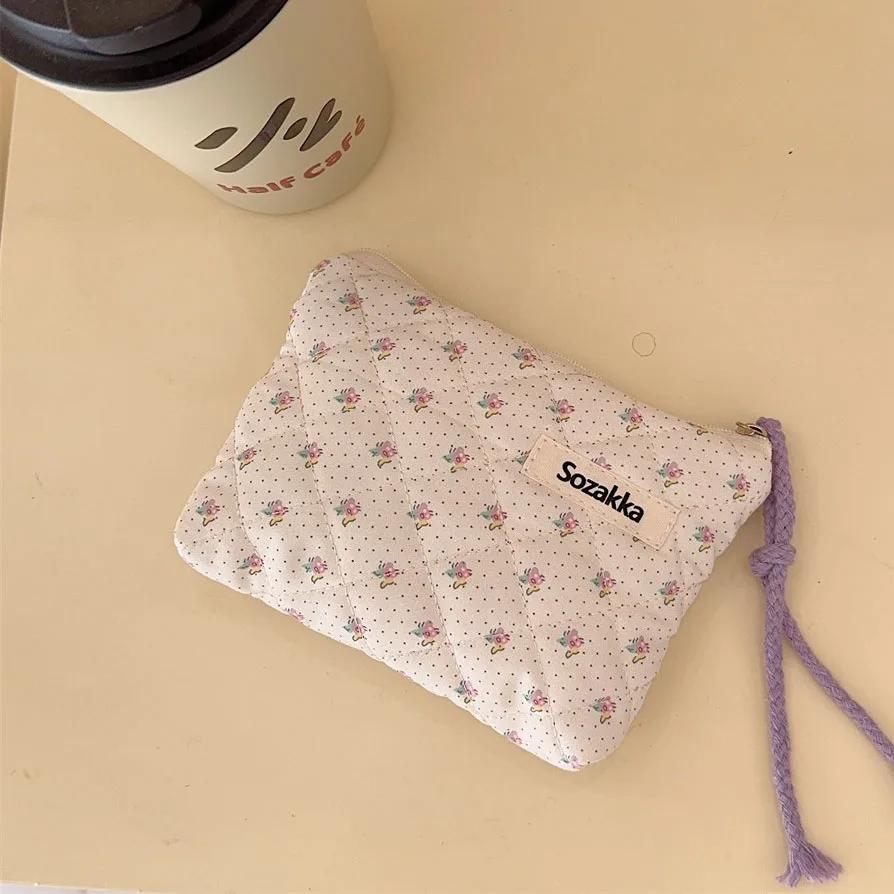Fashion  Sanitary Napkin Storage Bags Small Cosmetic Bags Flower Pattern Zipper Coin Purses Lady Girls MakeUp Bag Key Money Bags