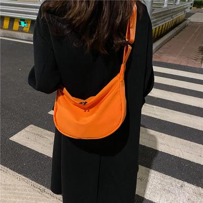 Modna torba typu „Dumpling Bag” z zamkiem błyskawicznym z tkaniny Oxford w kolorze pomarańczowym, regulowana torba na ramię, uniwersalna i wygodna torba typu crossbody
