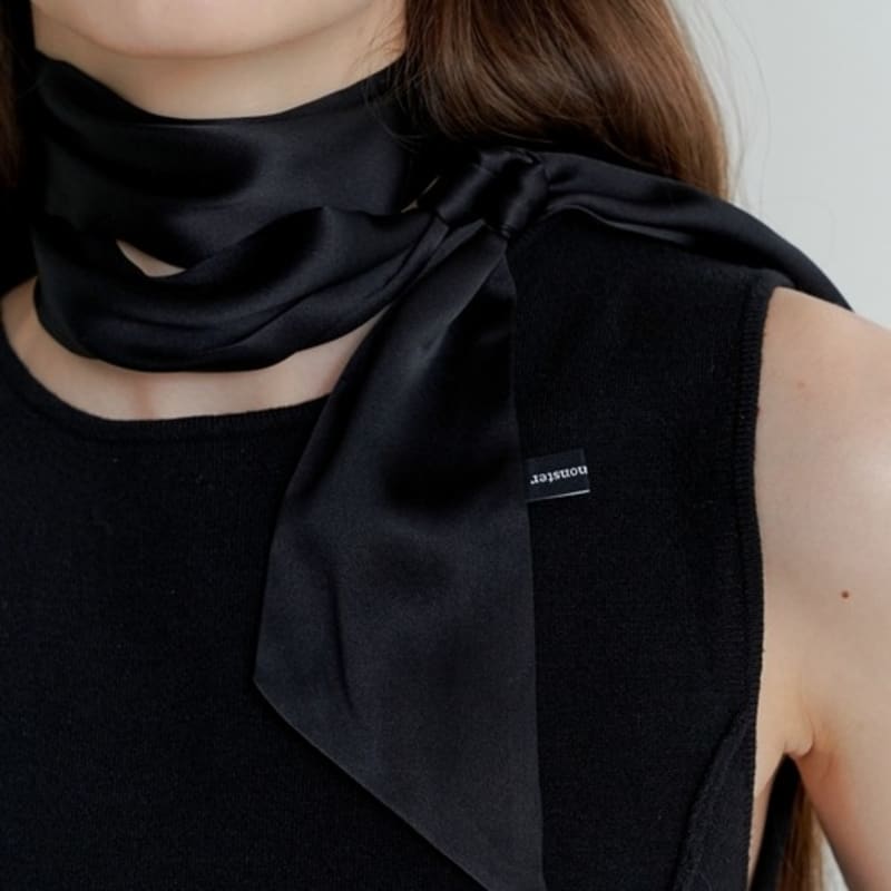 LOVE ME MONSTER Essential Long Silk Scarf_BK (L233MSF010)