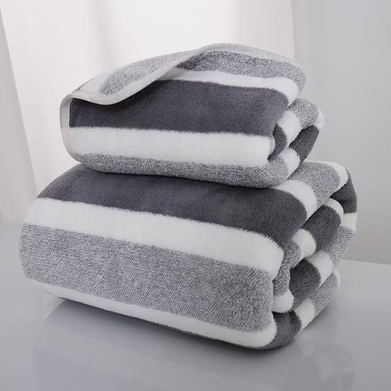 

Мягкий впитывающий набор полотенец из кораллового флиса в полоску для пар 30*30 Square Towel