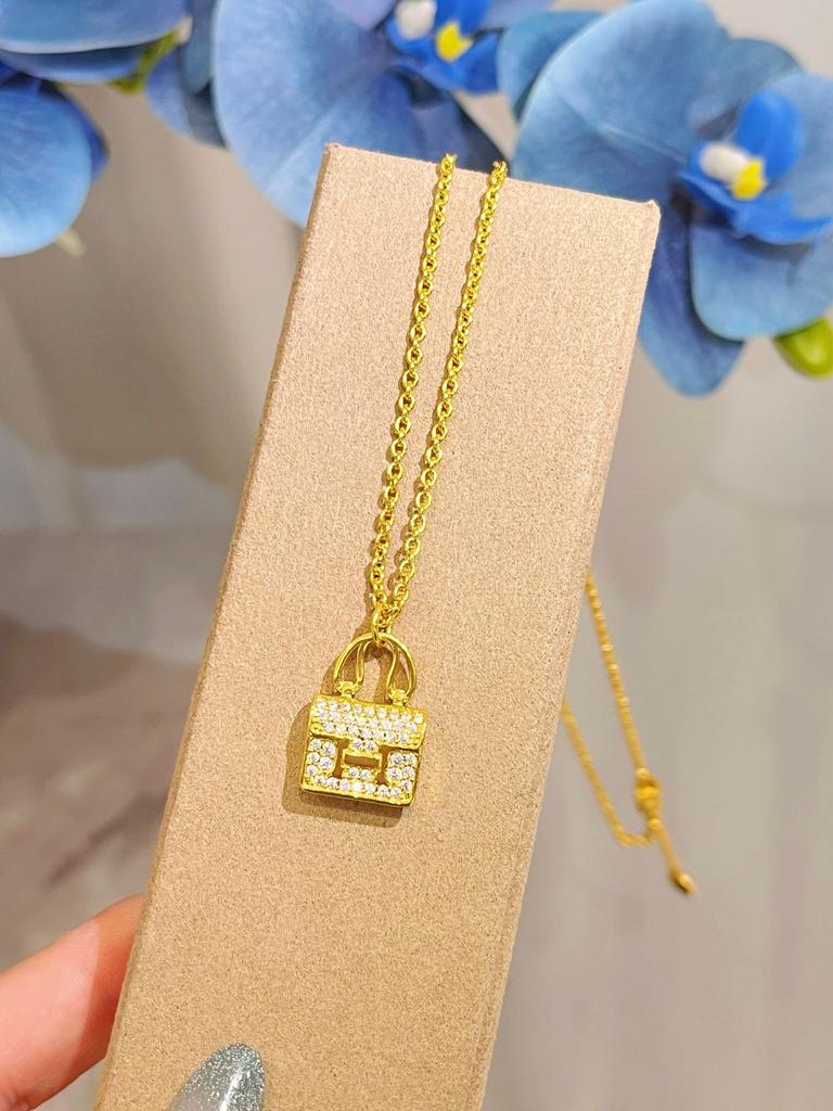 Full Diamond H Letter Bag Necklace Female Real Gold Electroplating High Version Light Luxury Simple Versatile Collarbone Chain Exquisite