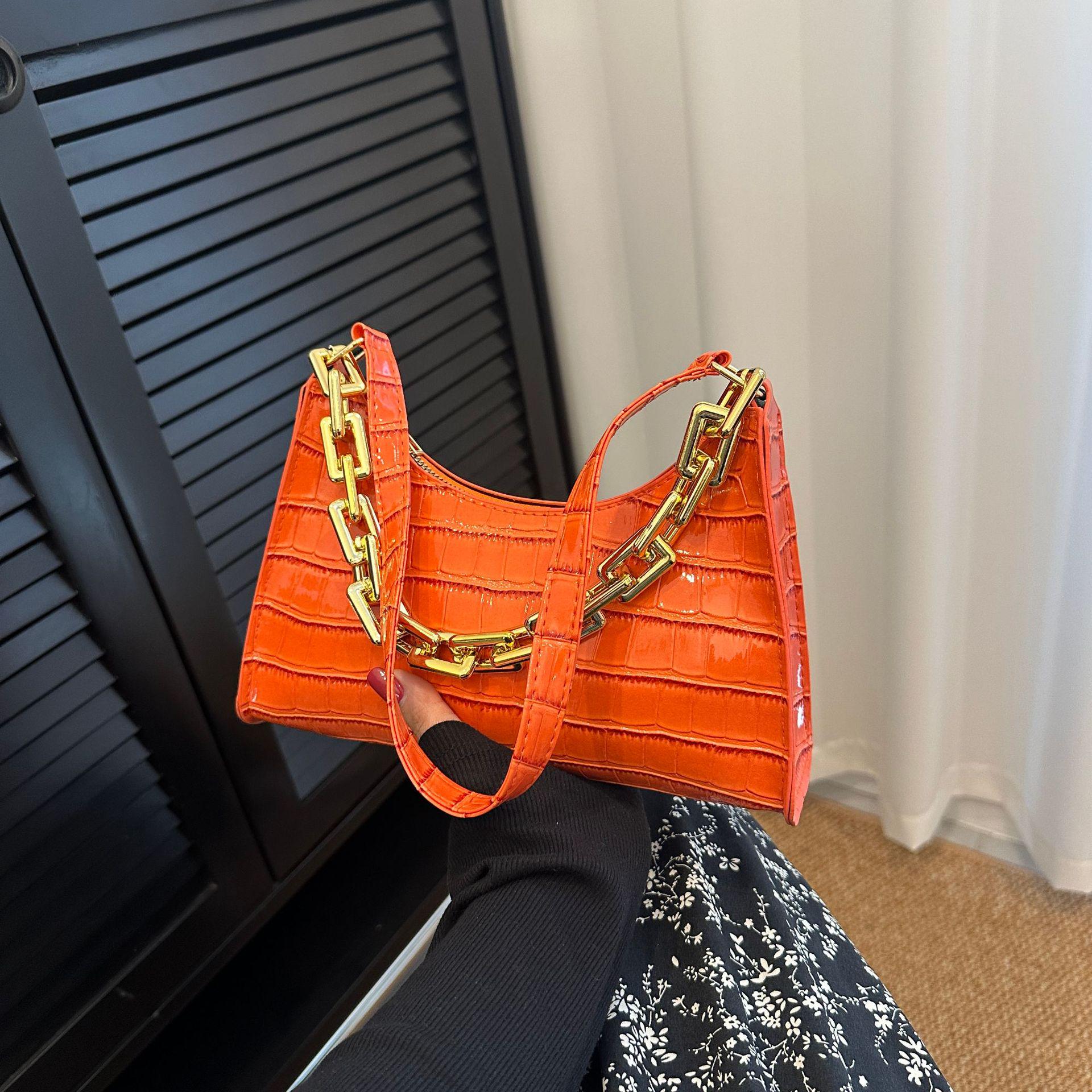 

Women s 2025 Trend Embossed Underarm Bag - Stone Pattern with Chain Decoration