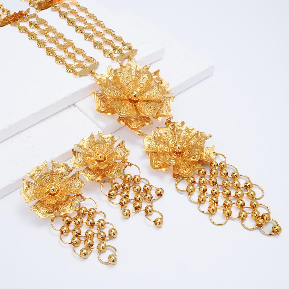 Dubai Gilded Flower Necklace & Earring Set with Ethnic Retro Court Style for Weddings and Banquets